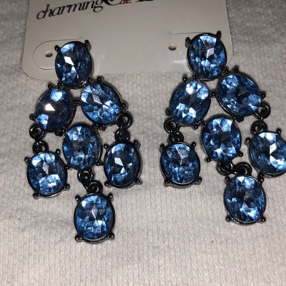 Blue chandelier style earrings - Picture 2 of 3